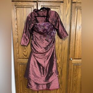 Beautiful 2 piece dress size 14, new never used.
